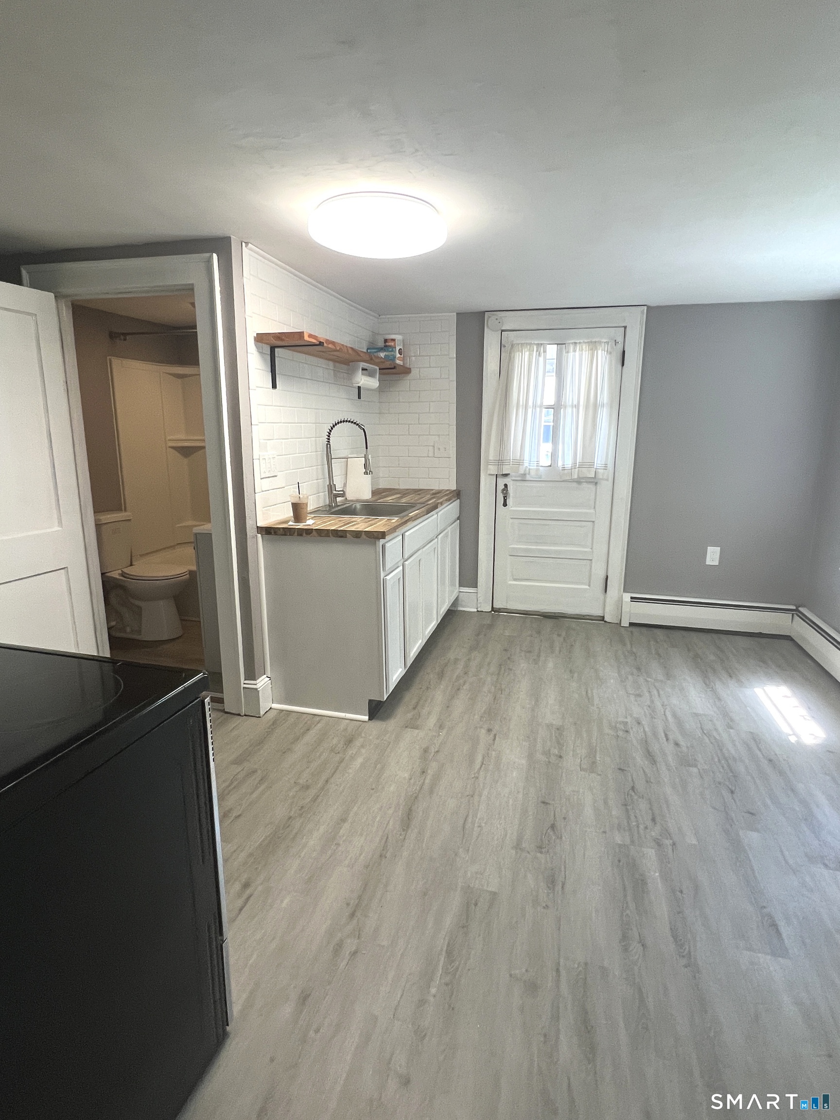 24 St Johns Street Middletown, CT 06457 - Photo 8 of 18