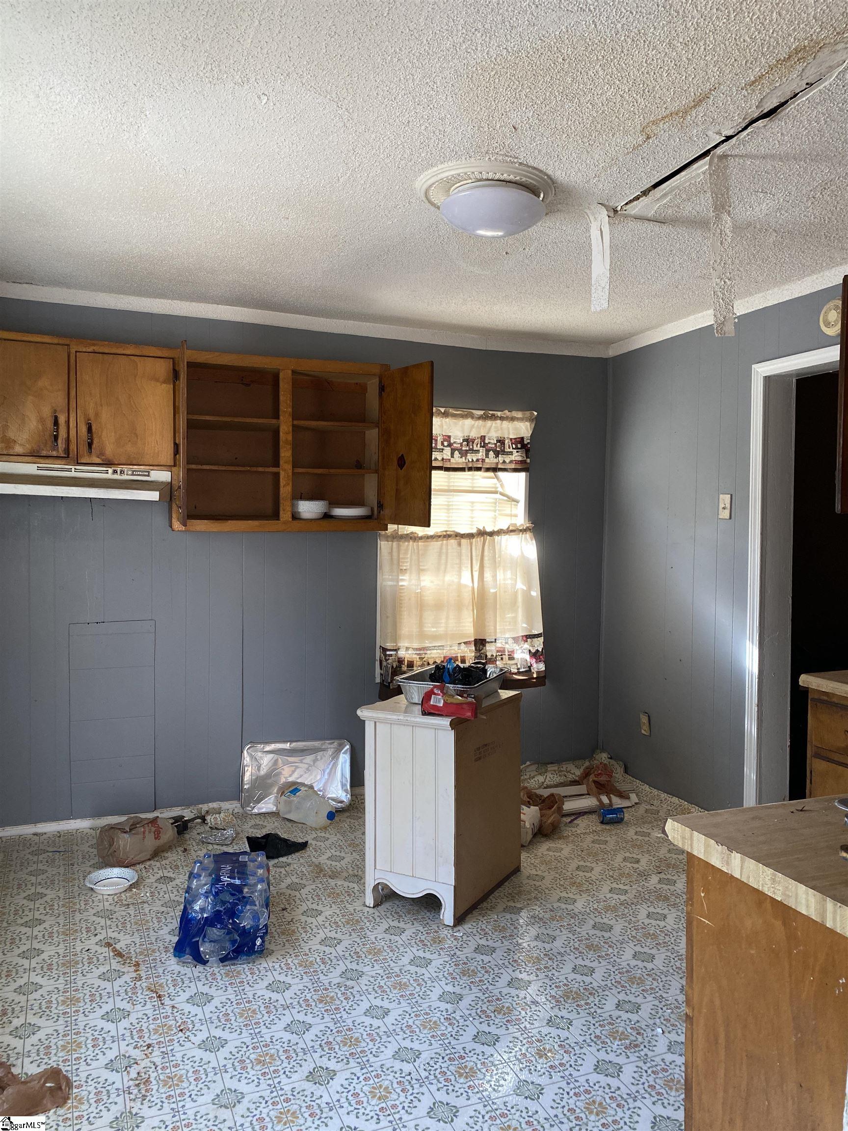 409 Easley Bridge Road Greenville, SC 29611 - Photo 7 of 28