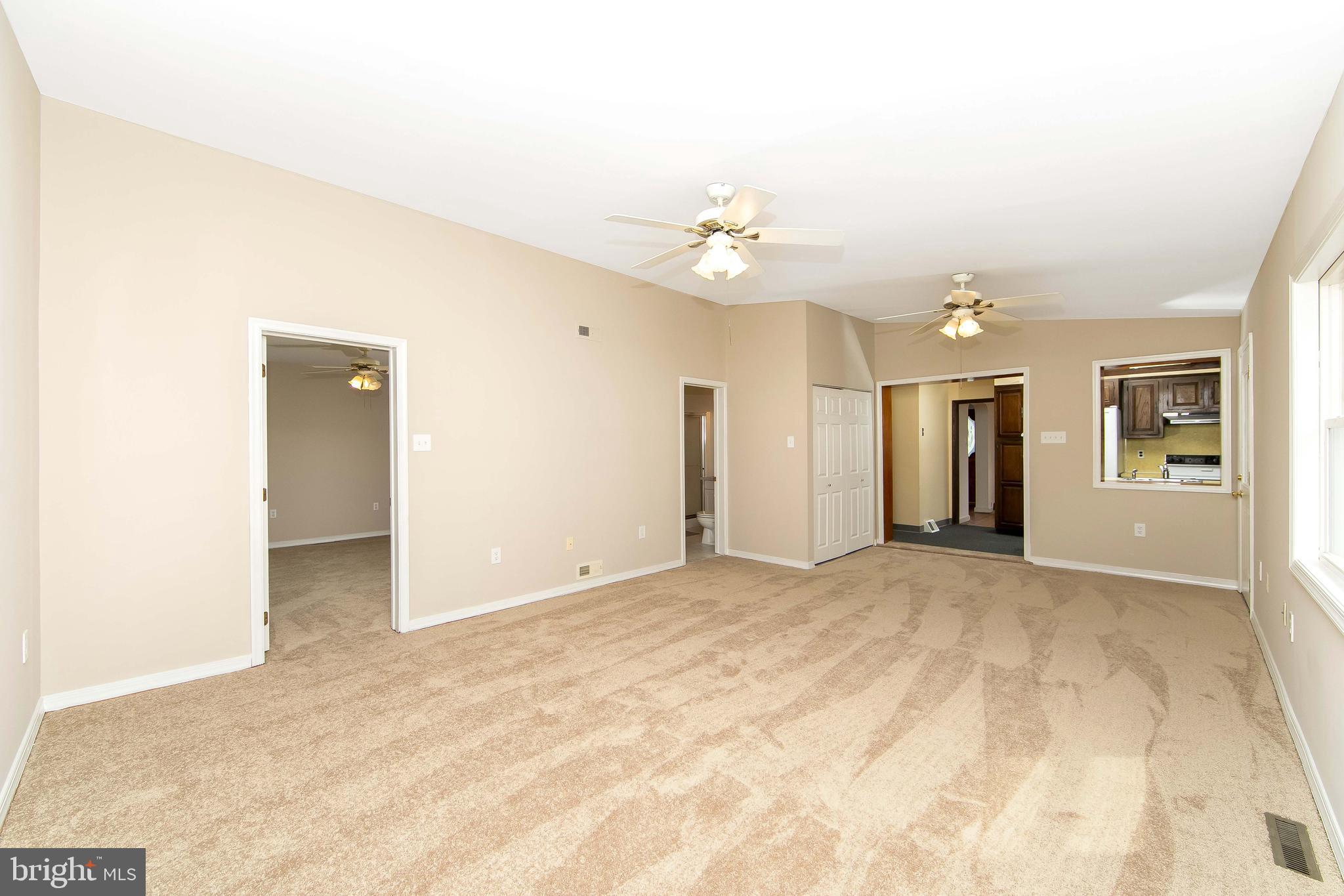 681 Dutton Circle Springfield, PA 19064 - Photo 18 of 45 en view interior of the house