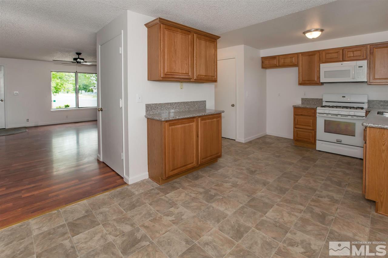 192 Ring Road Dayton, NV 89403 - Photo 4 of 25 Photo 4