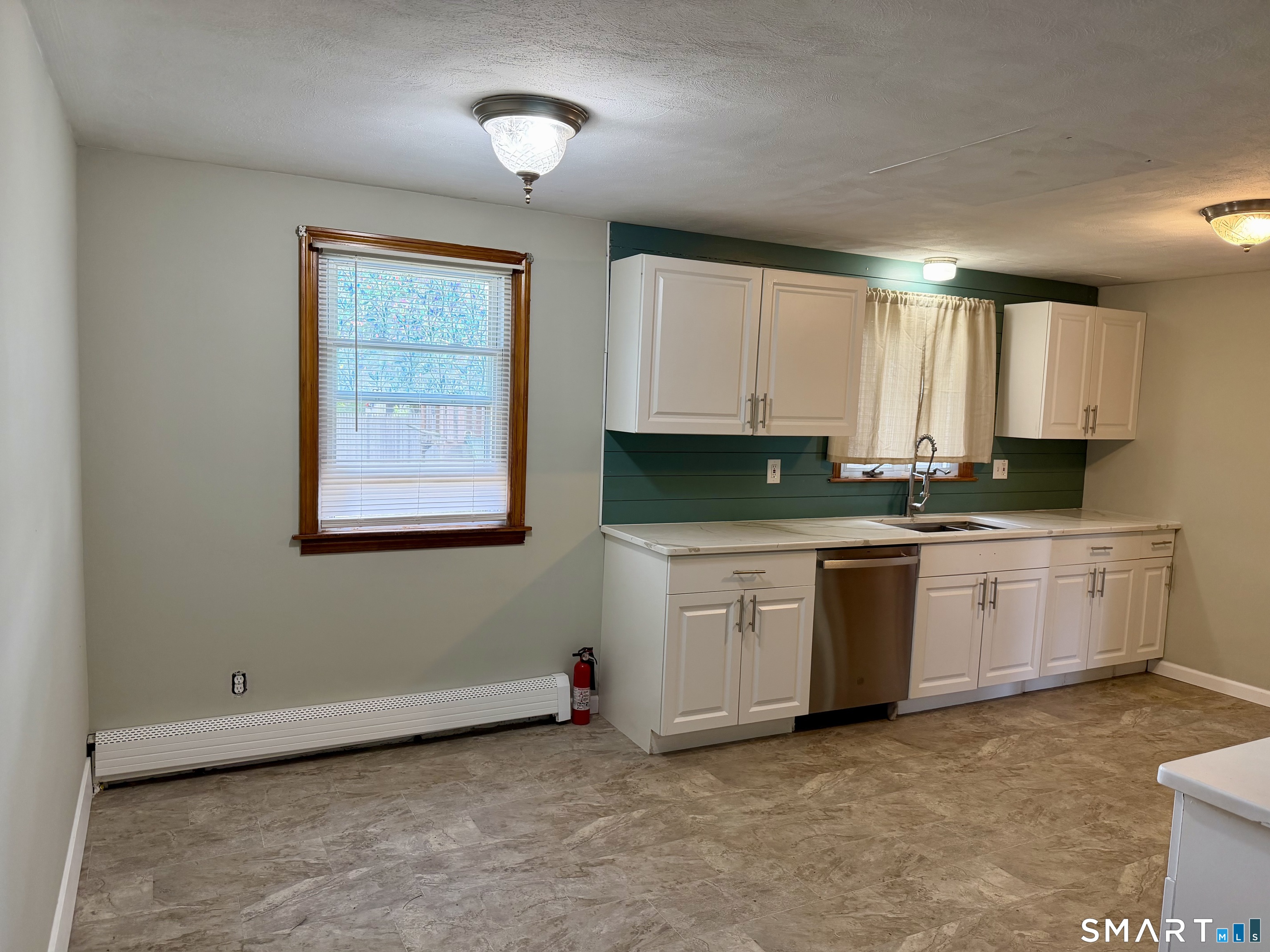 4 Betty Road Enfield, CT 06082 - Photo 12 of 30