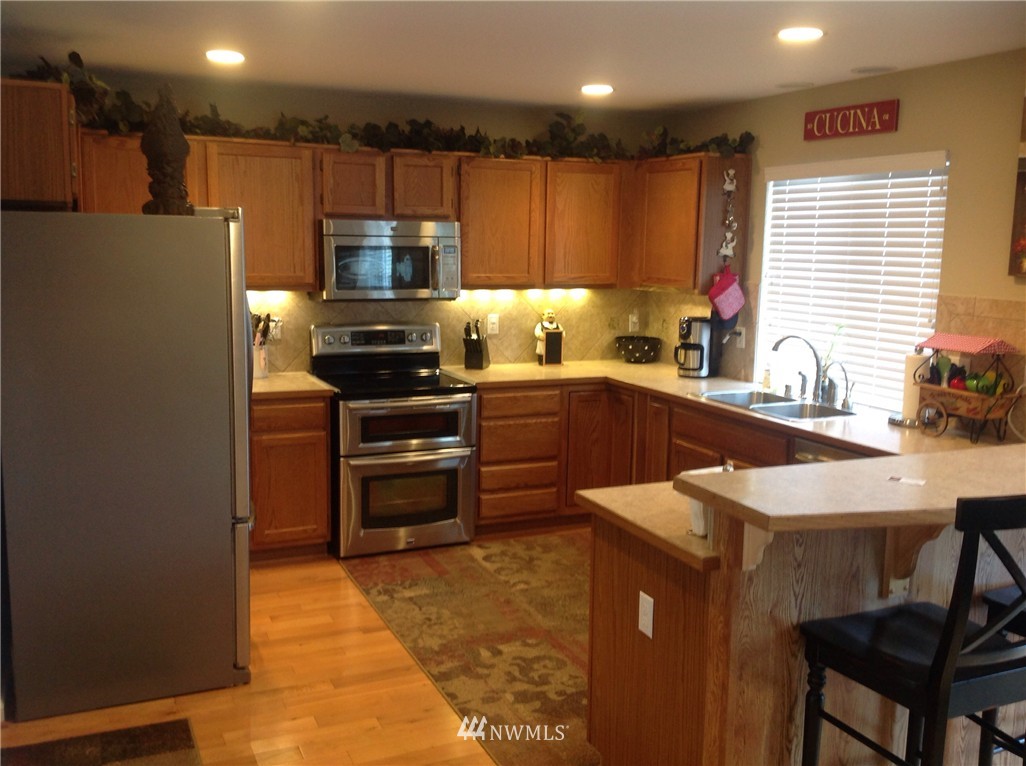 9617 Meadow Road Southwest Lakewood, WA 98499 - Photo 2 of 9 Gallery Image 2