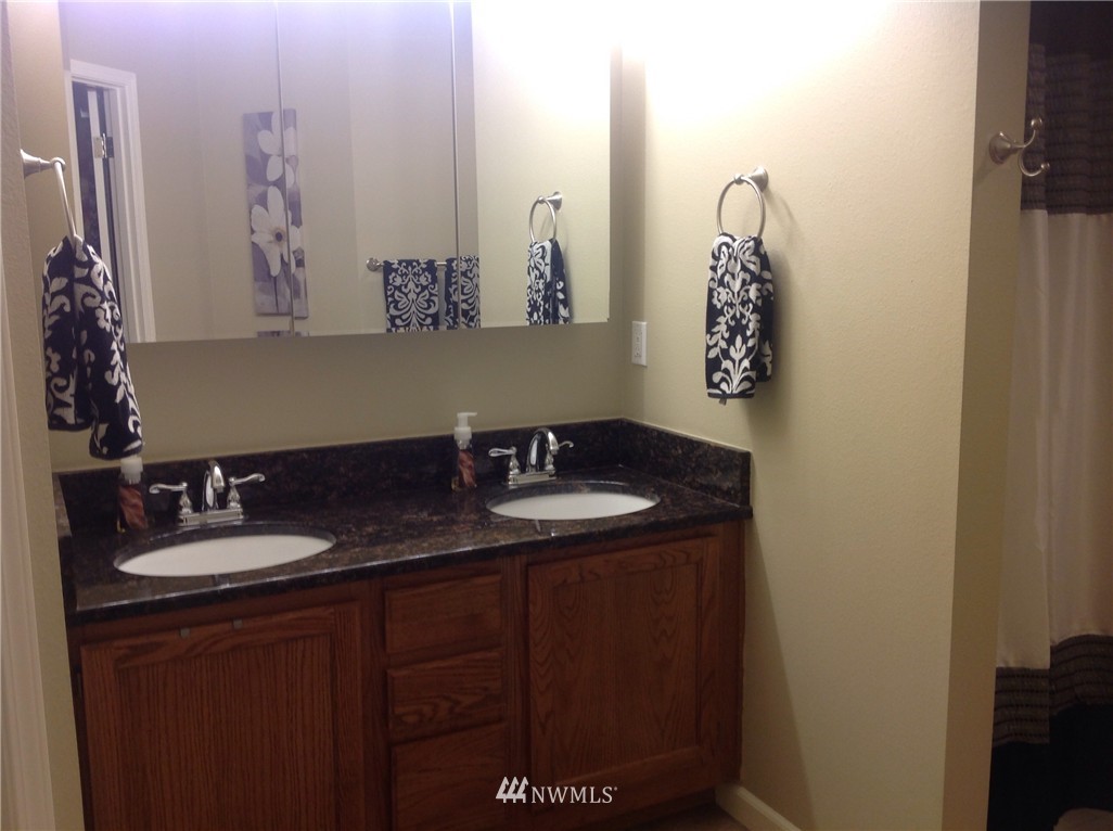 9617 Meadow Road Southwest Lakewood, WA 98499 - Photo 7 of 9 Gallery Image 7