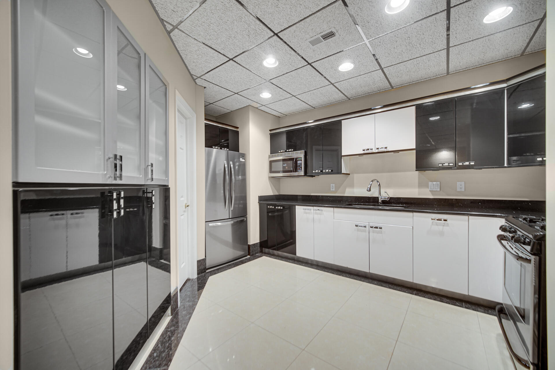 1141 Portmarnock Court Dyer, IN 46311 - Photo 49 of 63 1920x1280