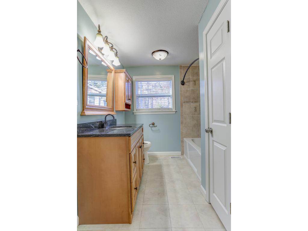 25 Old Nashua Road Amherst, NH 03031 - Photo 10 of 14 Gallery Image 10
