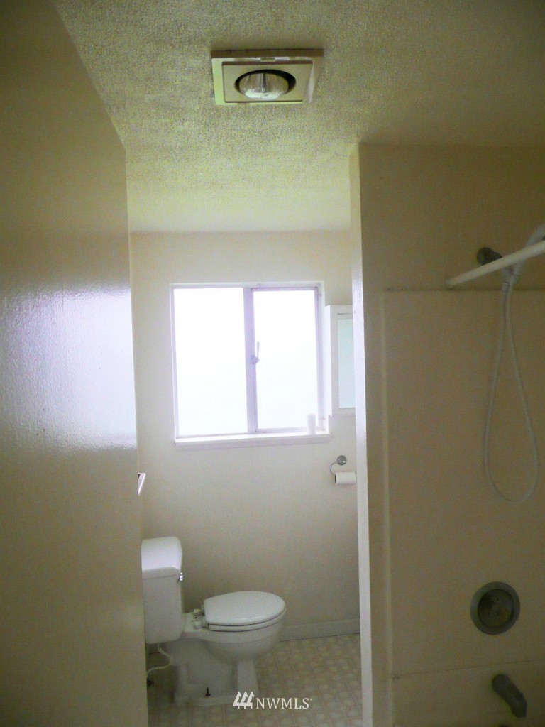 3611 Northeast 10th Lane Renton, WA 98056 - Photo 3 of 6 Gallery Image 3