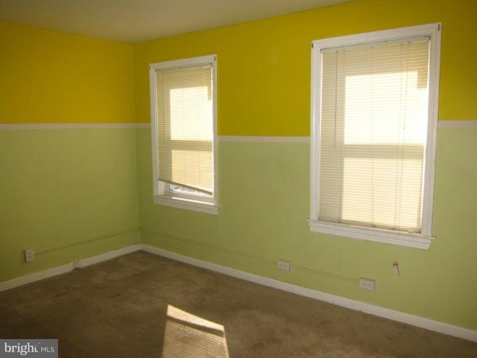 461 Roundview Road Baltimore, MD 21225 - Photo 2 of 11 Bedroom