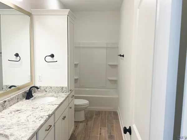 $354,572 | 453 Rue Des Affaires, Houma, LA 70364