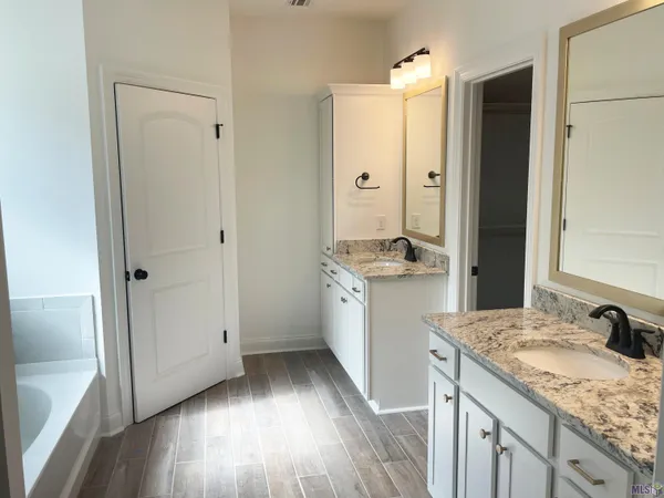 $354,572 | 453 Rue Des Affaires, Houma, LA 70364