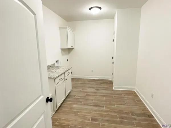 $354,572 | 453 Rue Des Affaires, Houma, LA 70364