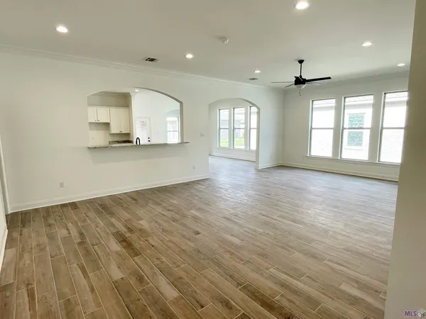 $354,572 | 453 Rue Des Affaires, Houma, LA 70364