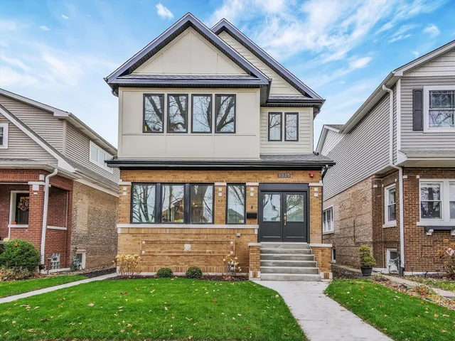 $1,049,000 | 1215 North Taylor Avenue, Oak Park, IL 60302