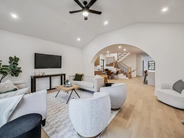 $1,049,000 | 1215 North Taylor Avenue, Oak Park, IL 60302