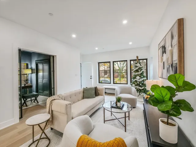 $1,049,000 | 1215 North Taylor Avenue, Oak Park, IL 60302