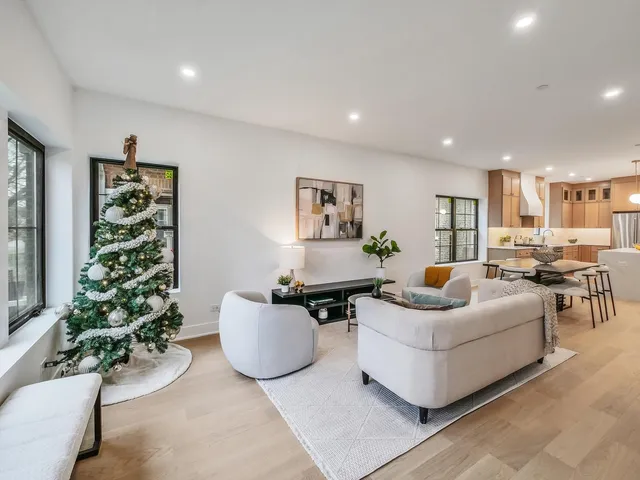 $1,049,000 | 1215 North Taylor Avenue, Oak Park, IL 60302