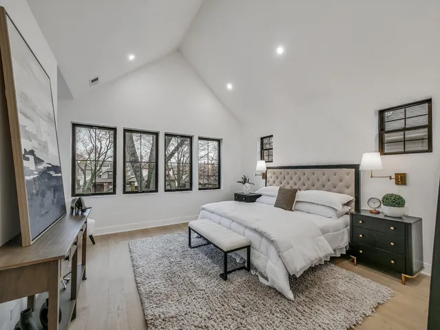 $1,049,000 | 1215 North Taylor Avenue, Oak Park, IL 60302