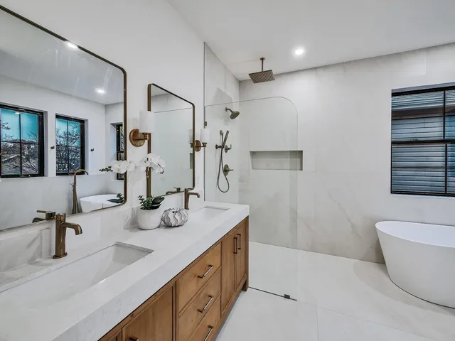 $1,049,000 | 1215 North Taylor Avenue, Oak Park, IL 60302