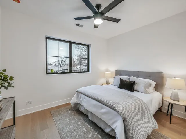 $1,049,000 | 1215 North Taylor Avenue, Oak Park, IL 60302