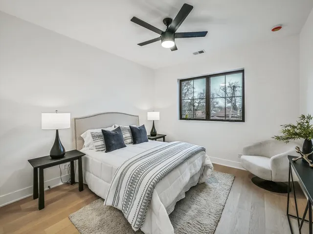 $1,049,000 | 1215 North Taylor Avenue, Oak Park, IL 60302