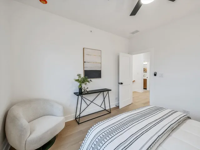 $1,049,000 | 1215 North Taylor Avenue, Oak Park, IL 60302