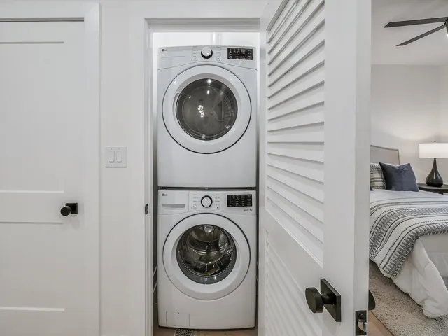 $1,049,000 | 1215 North Taylor Avenue, Oak Park, IL 60302