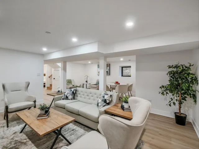 $1,049,000 | 1215 North Taylor Avenue, Oak Park, IL 60302