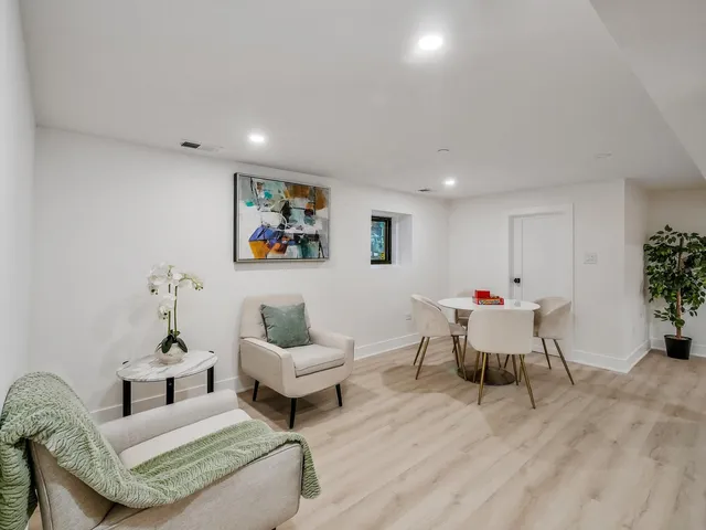 $1,049,000 | 1215 North Taylor Avenue, Oak Park, IL 60302