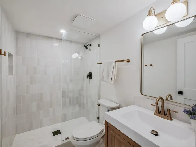 $1,049,000 | 1215 North Taylor Avenue, Oak Park, IL 60302