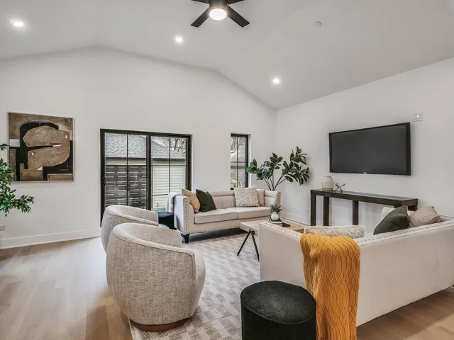 $1,049,000 | 1215 North Taylor Avenue, Oak Park, IL 60302