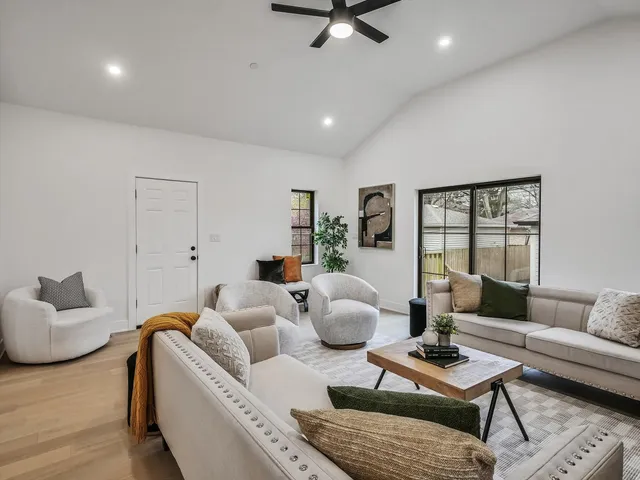 $1,049,000 | 1215 North Taylor Avenue, Oak Park, IL 60302