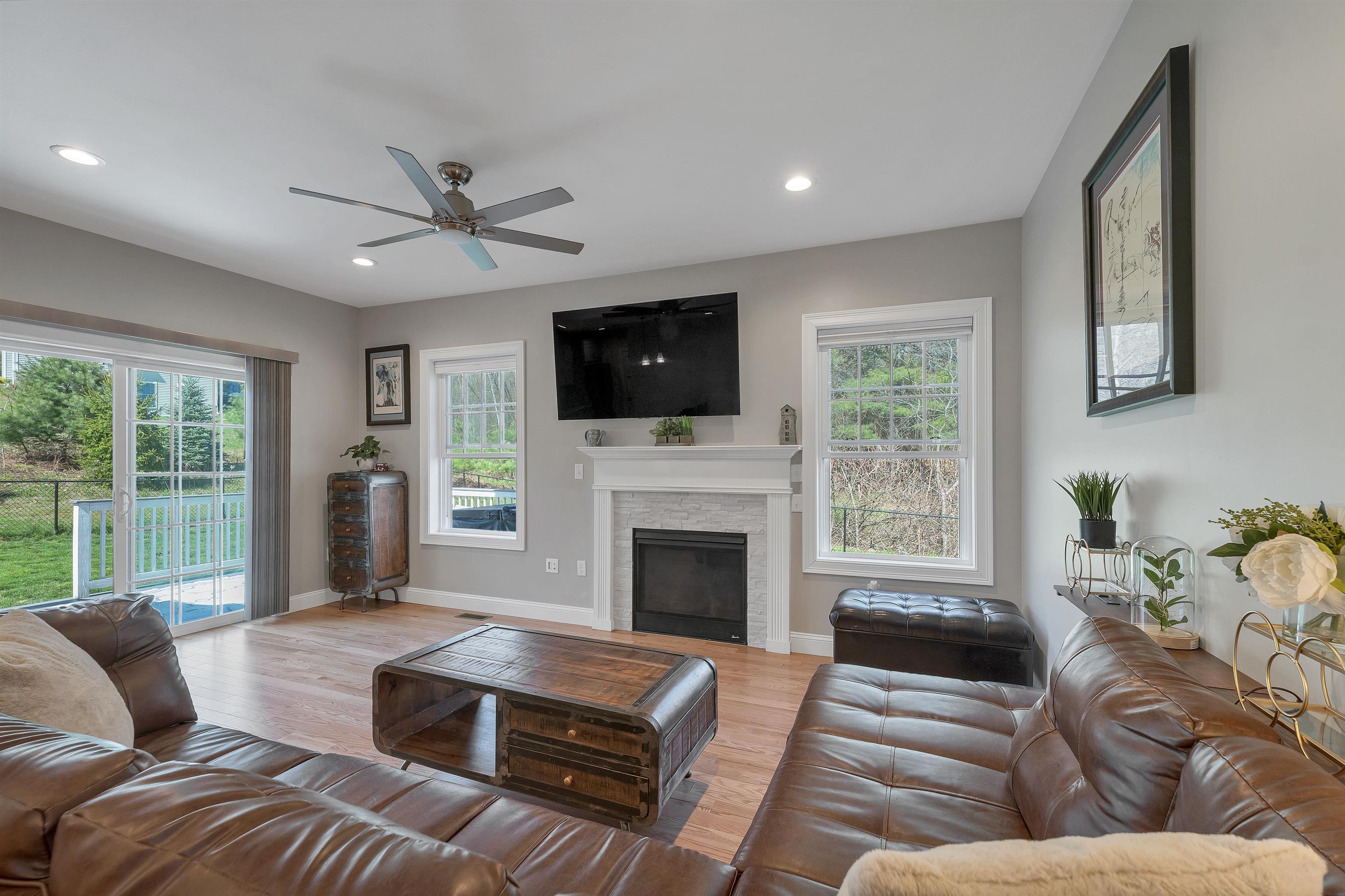 31 Carriage Hill Road Wilton, NH 03086 - Photo 4 of 50