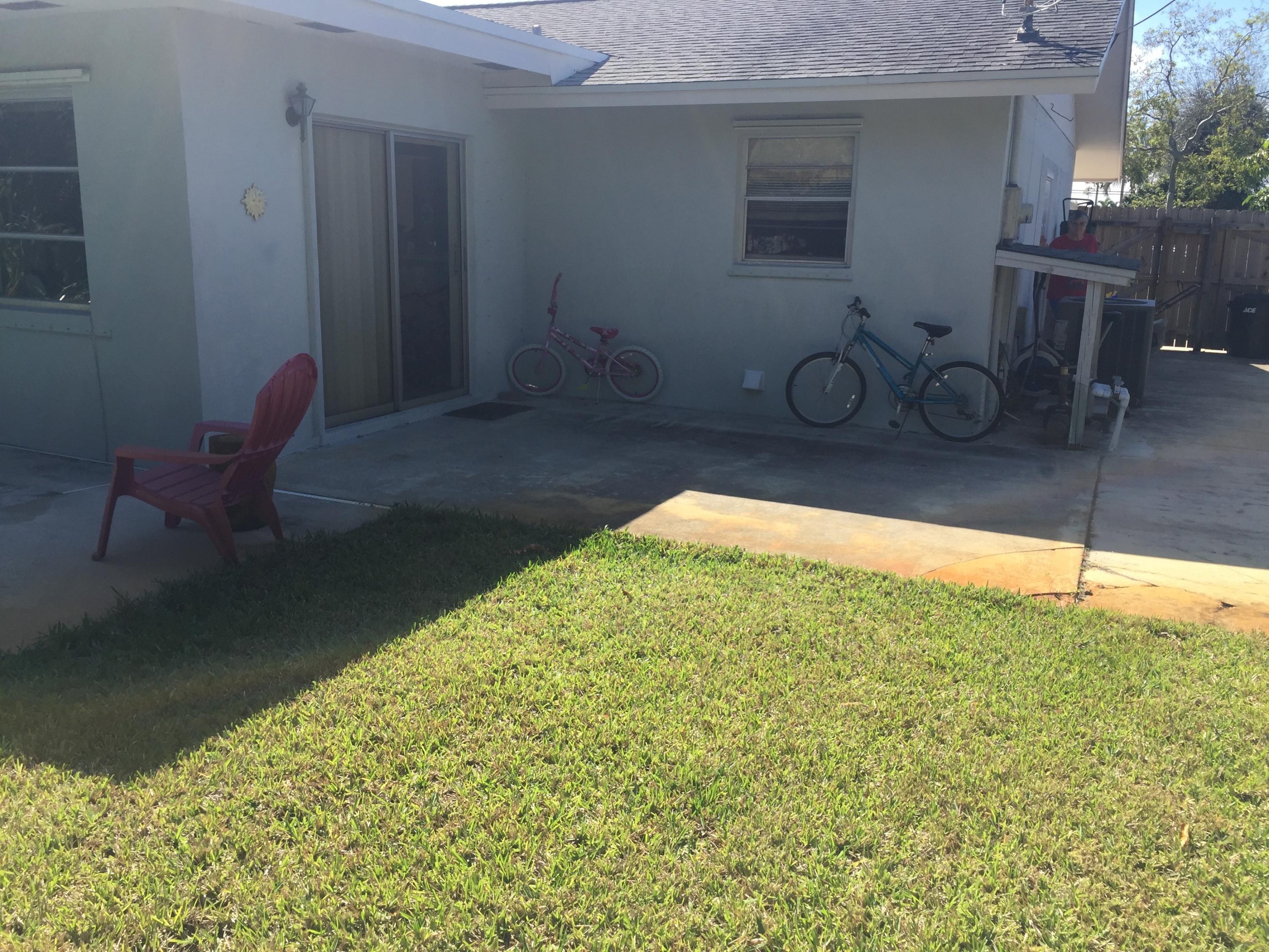 2761 Floral Road Lake Worth, FL 33462 - Photo 8 of 16 IMG_3597