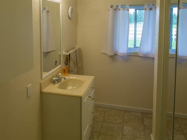 15212 North Hazard Road Spokane, WA 99208 - Photo 15 of 20