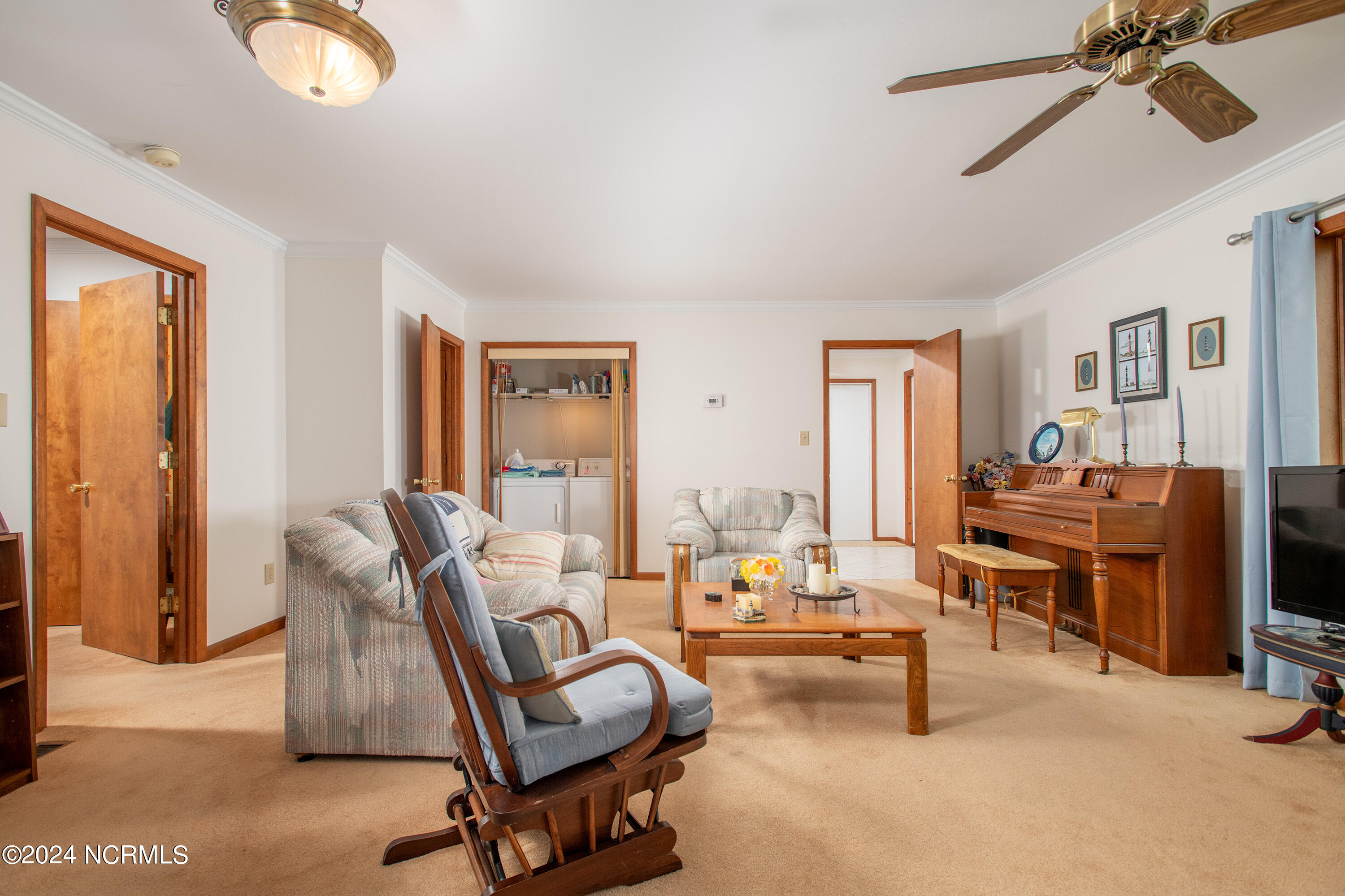 505 Perkins Road Beaufort, NC 28516 - Photo 7 of 31 Great Room 1st floor