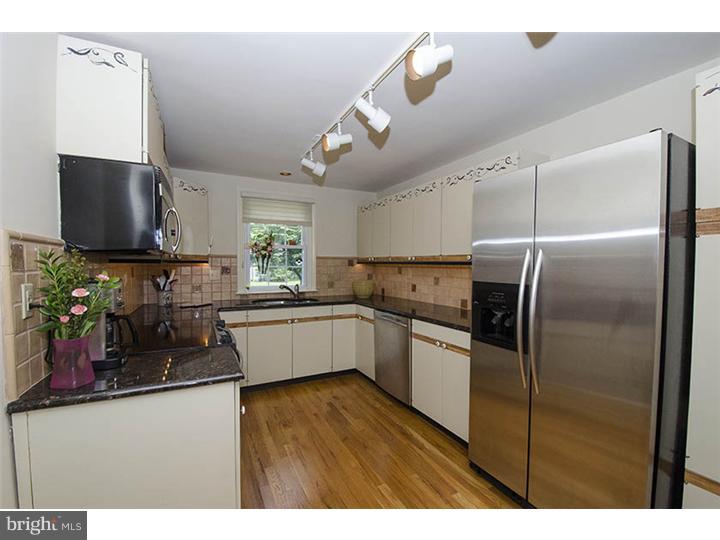 21 Hunters Lane Devon, PA 19333 - Photo 8 of 22