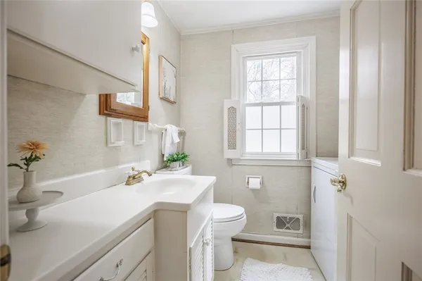$549,999 | 48 Shelwood Drive, Pittsford, NY 14618