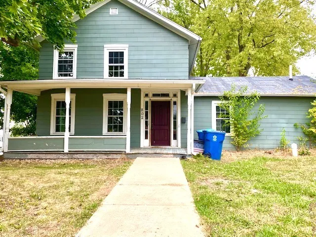 $114,900 | 802 South Peoria Avenue, Dixon, IL 61021