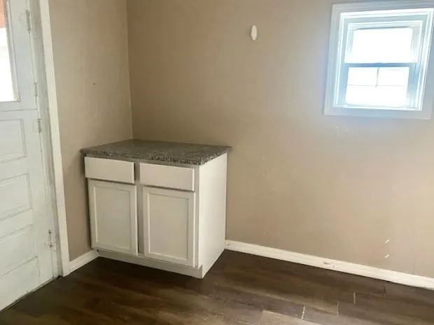 $114,900 | 802 South Peoria Avenue, Dixon, IL 61021