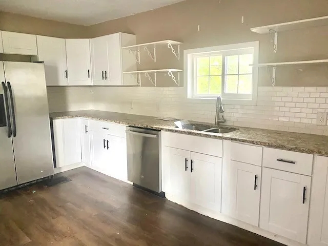 $114,900 | 802 South Peoria Avenue, Dixon, IL 61021