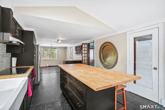 $475,000 | 12 Skidmore Lane, Sandy Hook, CT 06482