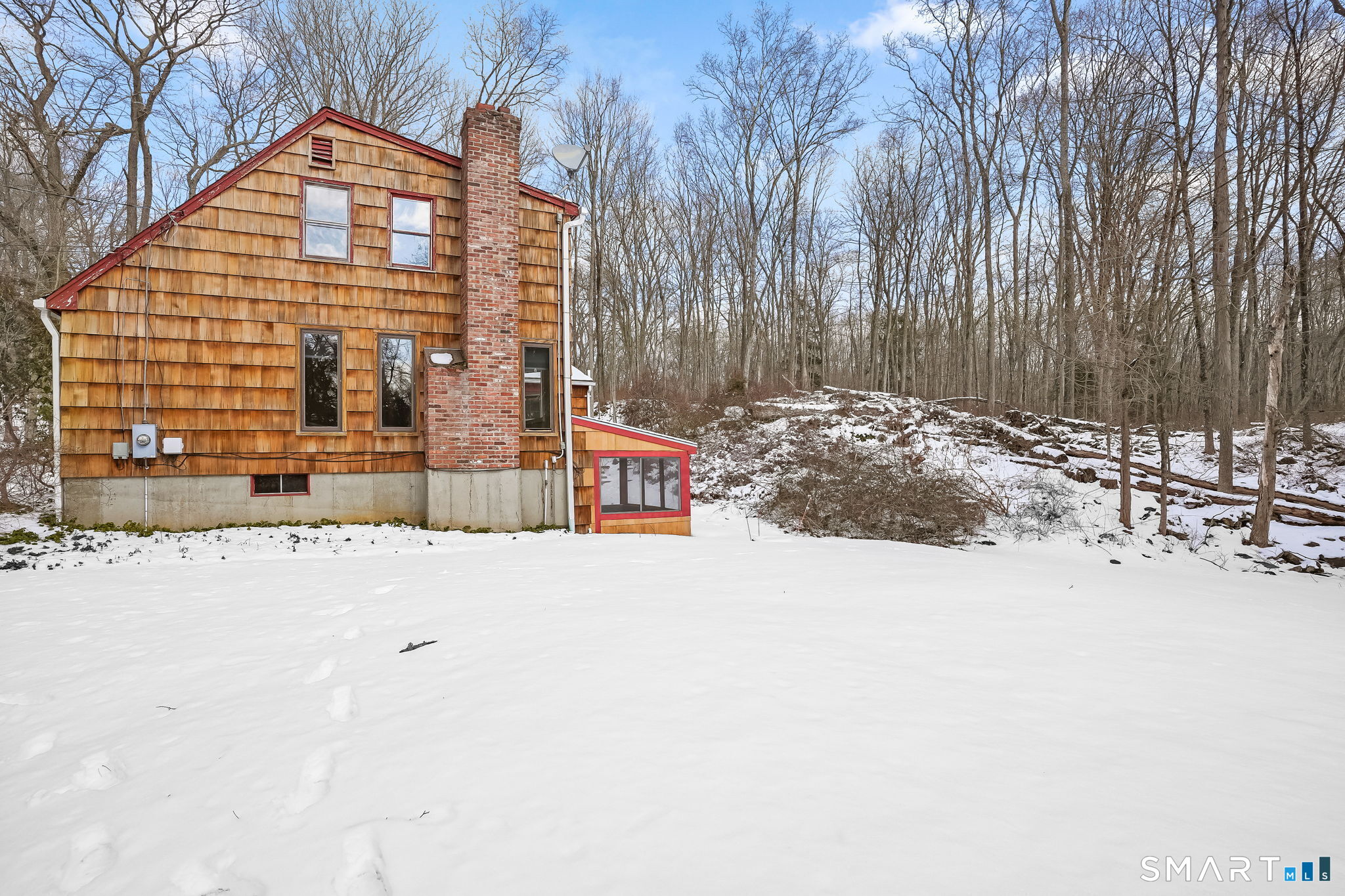 12 Skidmore Lane Sandy Hook, CT 06482 - Photo 24 of 27 a backyard of a house