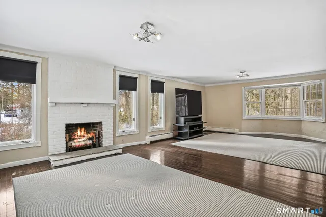 $475,000 | 12 Skidmore Lane, Sandy Hook, CT 06482