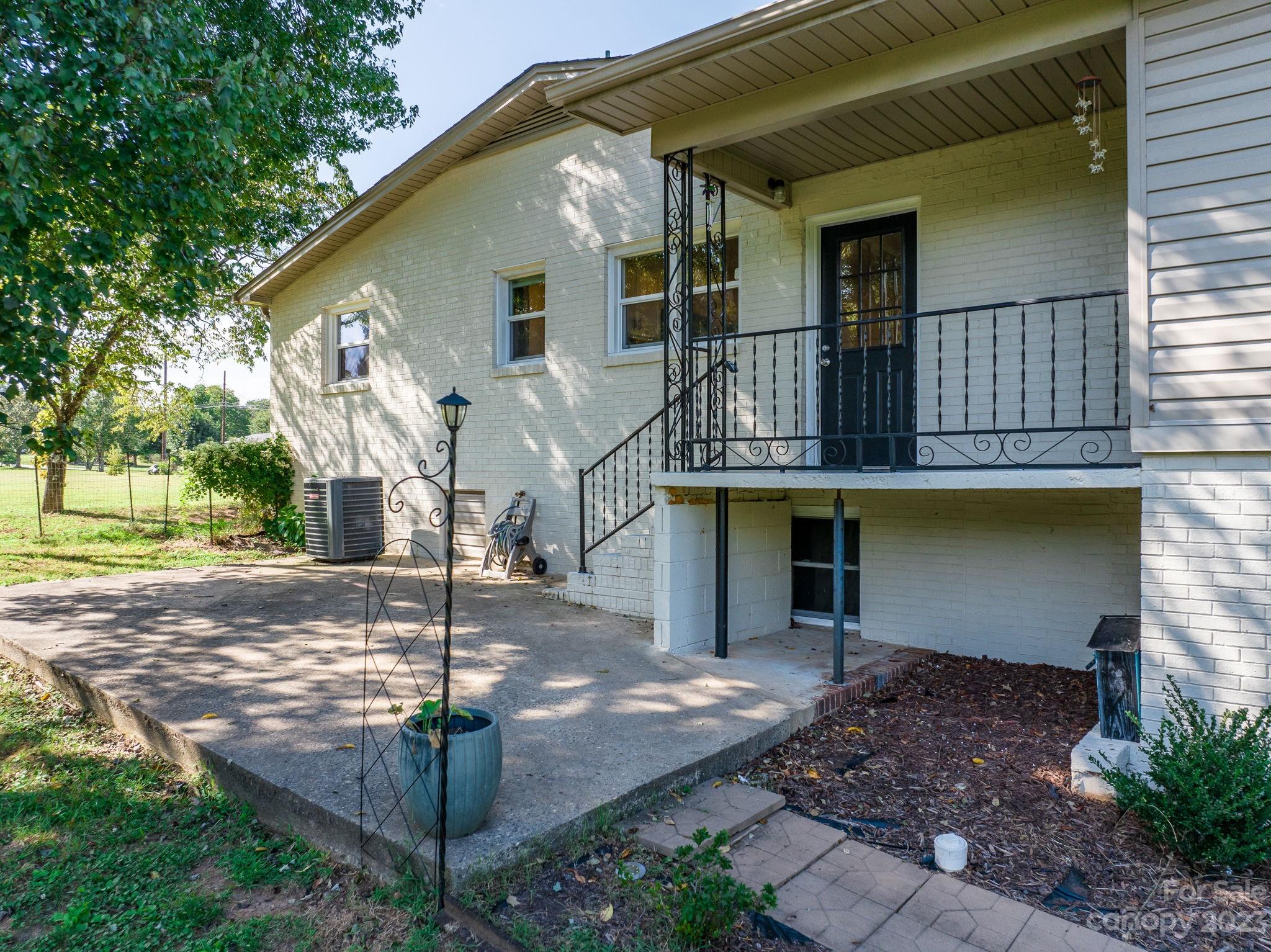 340 Telephone Exchange Road Hickory, NC 28601 - Photo 3 of 42 Gallery Image 3