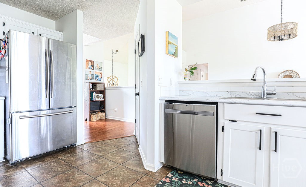 111 Runner Road Savannah, GA 31410 - Photo 8 of 47