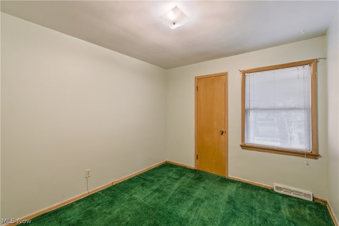 5228 Edenhurst Road Cleveland, OH 44124 - Photo 17 of 28