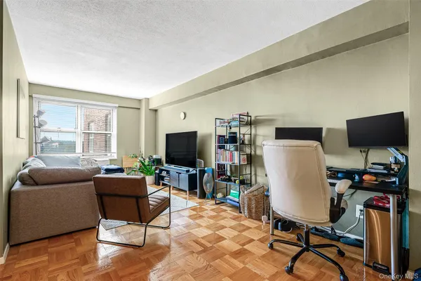 $2,550 | 107-40 Queens Boulevard, Unit 9M | Forest Hills