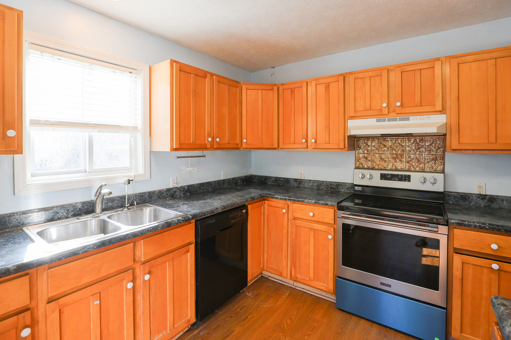 734 Vicksburg Estate Road Benton, KY 42025 - Photo 7 of 23 Kitchen