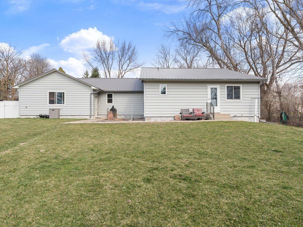 1429 Rice Lake Road Owatonna, MN 55060 - Photo 5 of 35