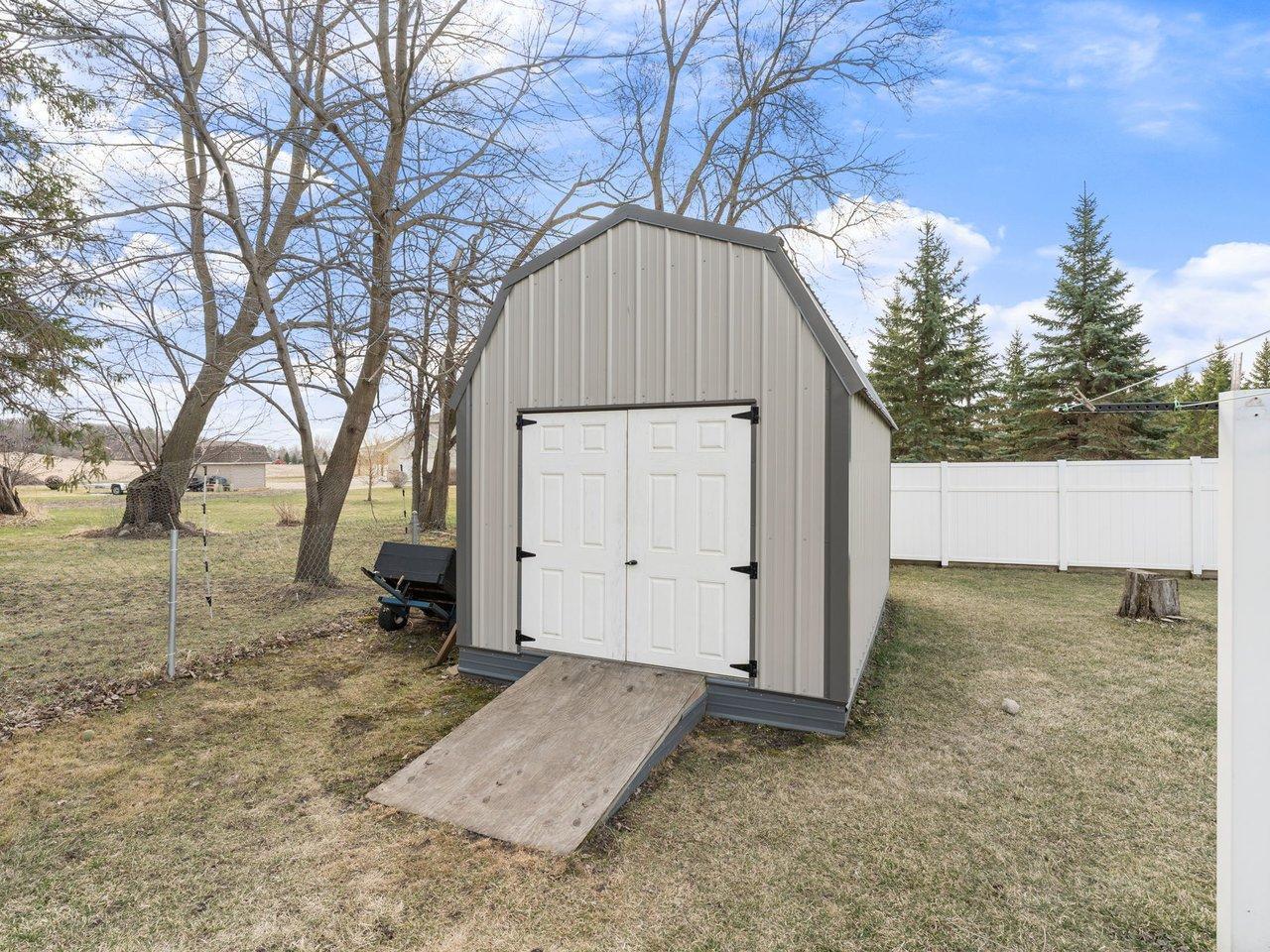 1429 Rice Lake Road Owatonna, MN 55060 - Photo 7 of 35