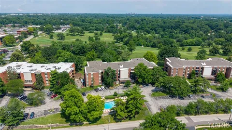 $249,900 | 564 Sarah Lane, Unit 104, St. Louis, MO 63141